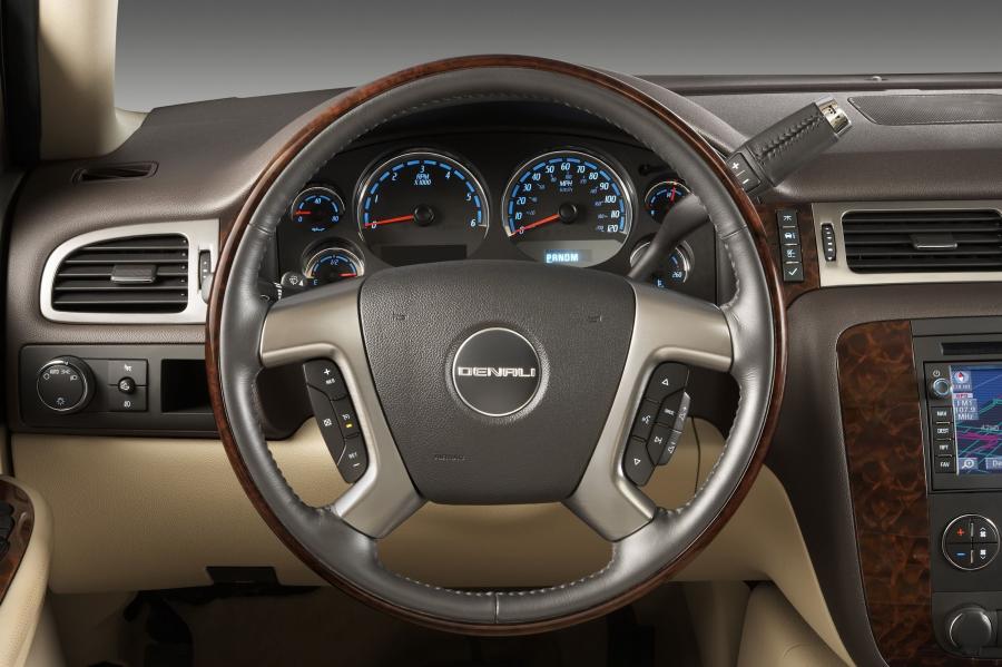  GMC Sierra Denali 2007 года  (фото 13 из 43)